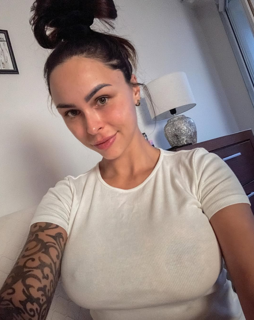 Nomaggy Onlyfans in white t-shirt