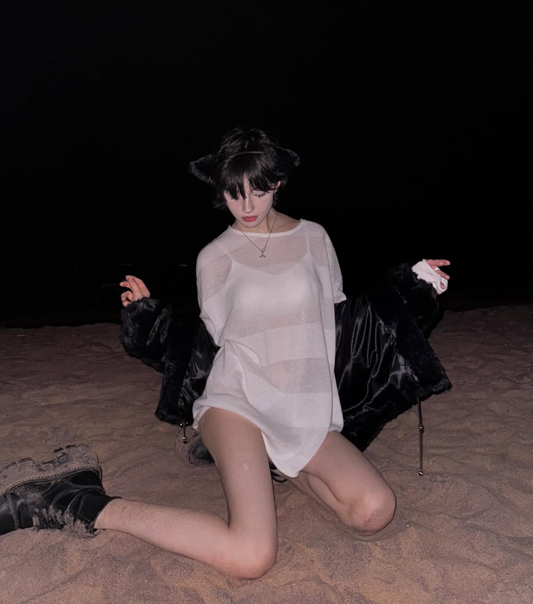 YourSmallDoll Onlyfans on the beach in the evening