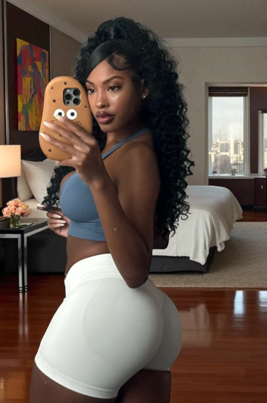Gina Wap OnlyFans selfie in hotel room