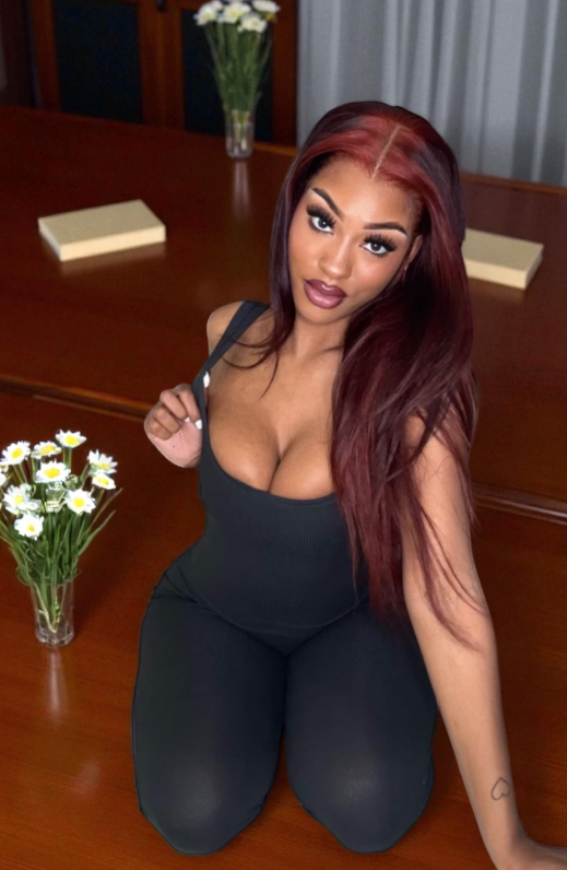 Gina Wap OnlyFans on knees on floor